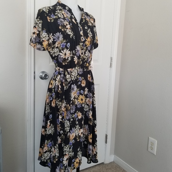 nanette Black Dream Cloud Midi Dress 8 Belted NWT Floral Short Sleeve Flowy - Picture 1 of 16